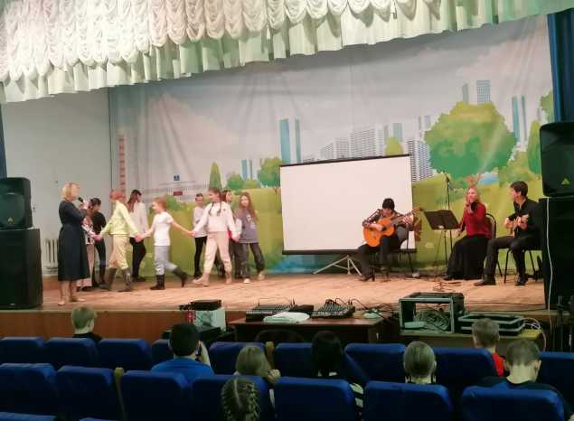 Творческий коллектив «Экспромт» выступил для детей из Белгородской области